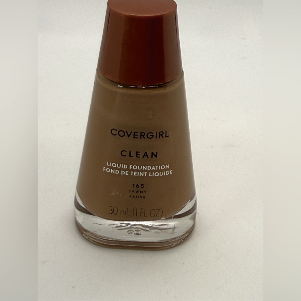 Covergirl Clean‎ Liquid Foundation Normal Skin 165 Tawny 1 FLOZ~30ML NEW